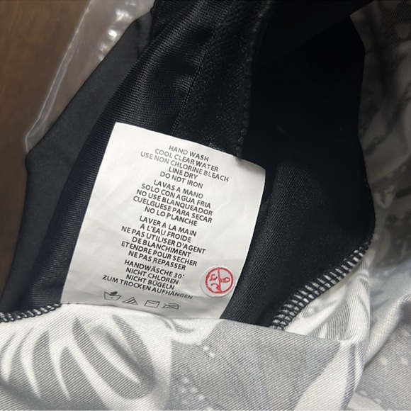 Miraclesuit Moondancer Bandini Tankini Z. - Picture 8 of 16